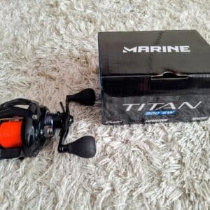 Carretilha Marine TITAN 300 SW - LADO DIREITO