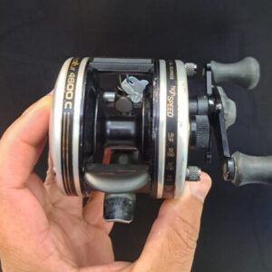 Carretilha Abu Garcia AMBASSADER 4600c (direita)